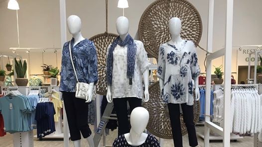 blue-diamond-fashion-launch-bridgemere-garden-centre-part-of-the-blue